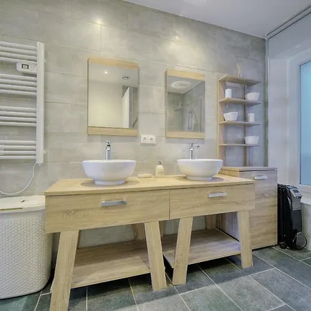 Immogroom- 70m2 - Renovated - Wifi - Ac - Close To Everything Apartment