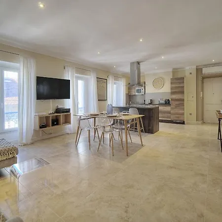 Immogroom- 70m2 - Renovated - Wifi - Ac - Close To Everything Apartment *